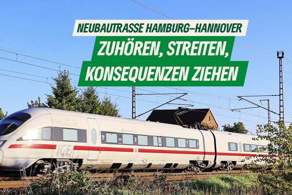 Symbolisch ein ICE während der Fahrt
